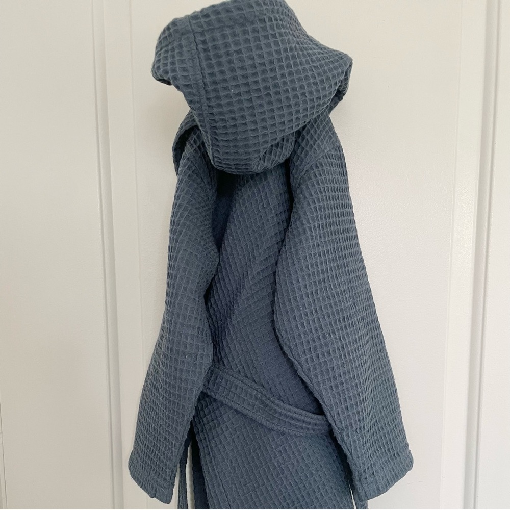 Kids waffle robes. - Picture 4 of 5